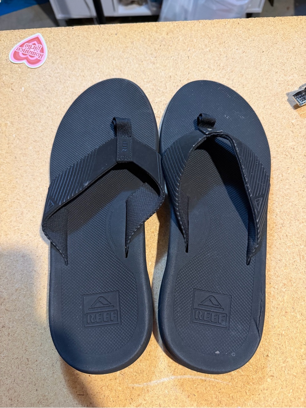 Reef Black Men's Textured Strap Flip-Flops